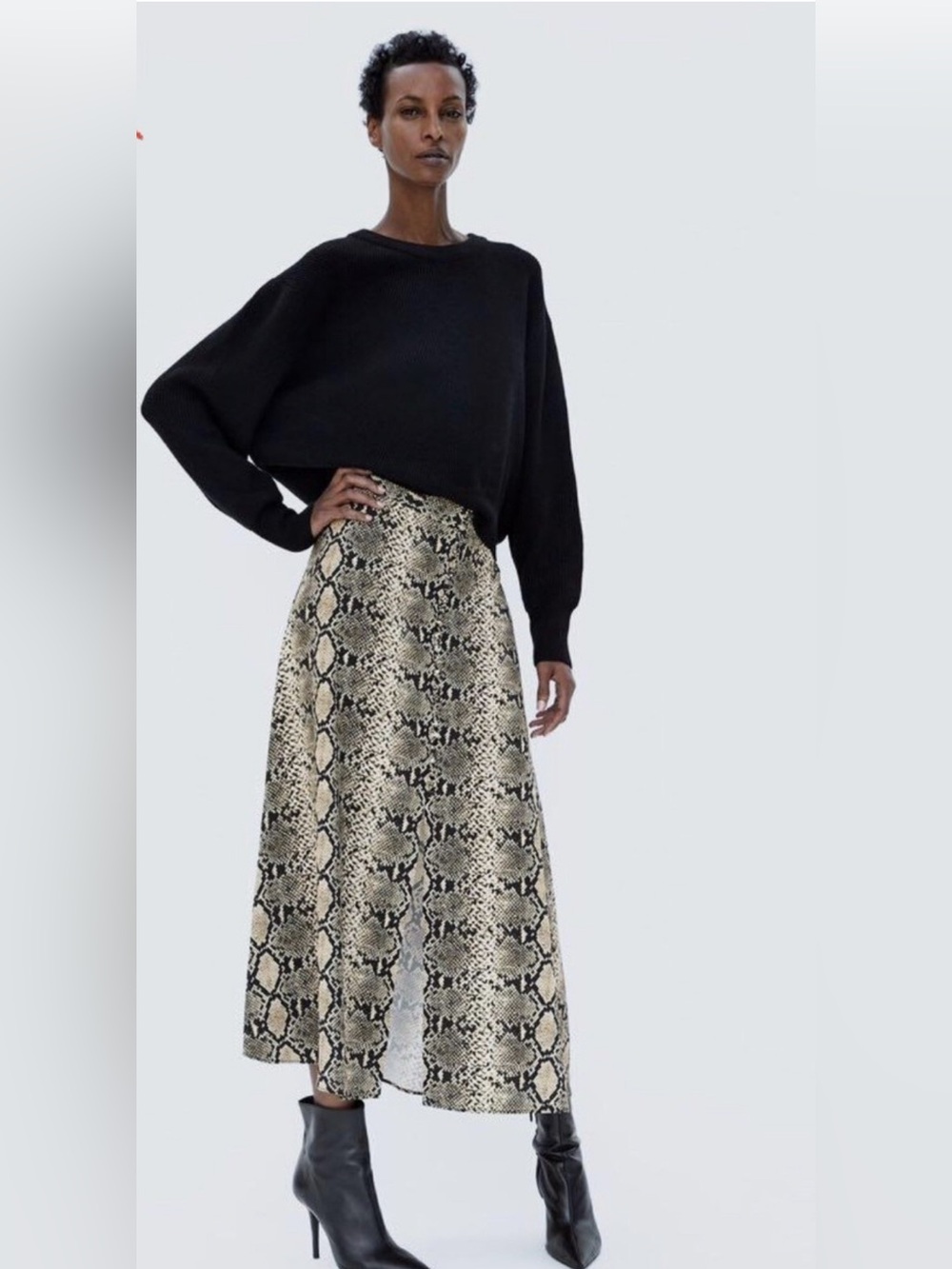 Zara Snakeskin Print Midi Front Slit Front A
Line Size S